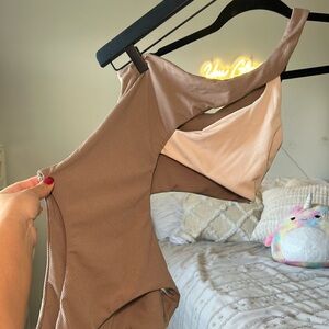 One piece one shoulder bathing suit